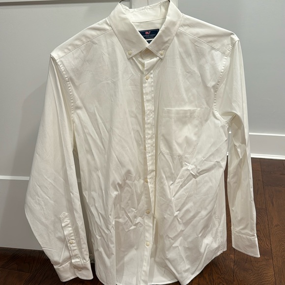 Vineyard Vines. Men’s white button up. Worn once then dry cleaned.